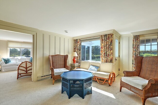 Foto del edificio - 564 River Rd