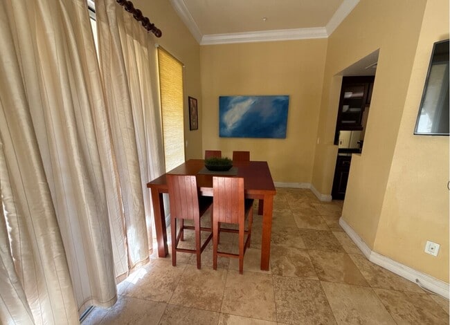 Building Photo - 230 E Flamingo Rd