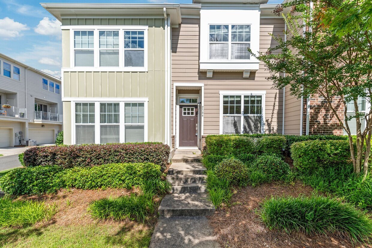 Foto principal - 2 Bedroom Townhome in Brightwalk!