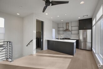 Building Photo - 1708 Perez St