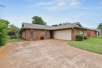 Building Photo - 3917 Clendon Way
