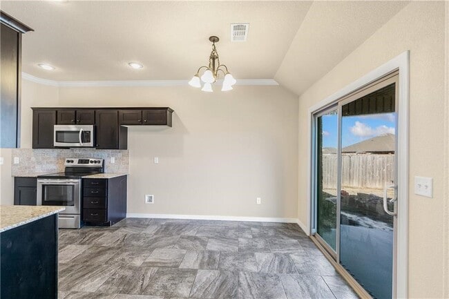 Building Photo - 4602 W Croft Dr