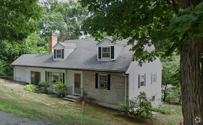 Building Photo - 67 Cliffe Ave
