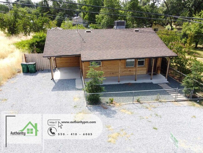 Building Photo - 1941 Shasta St. Beautiful home, Recently R...