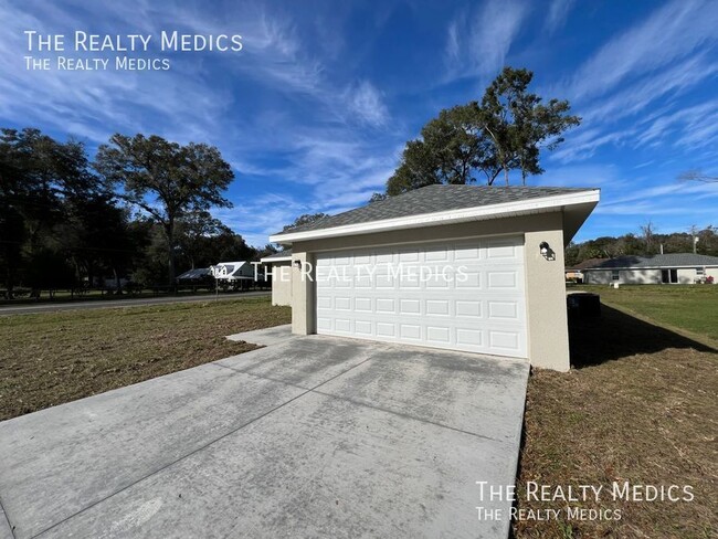 Foto del edificio - GREAT 3 BD/2BA Home in Belleview!!