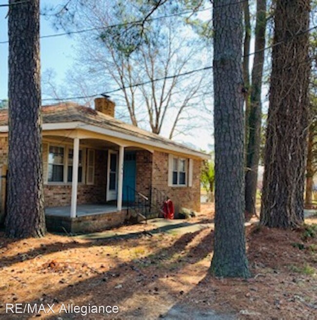 Building Photo - 3 br, 1 bath House - 346 W. MCGINNIS CIRCLE