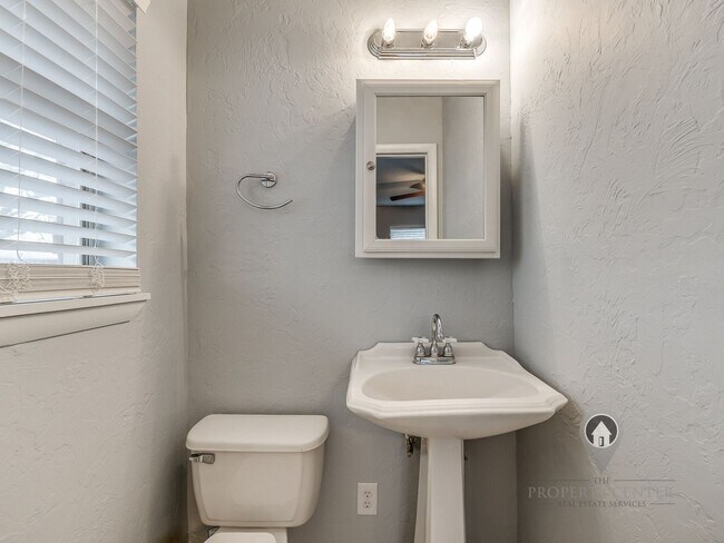 Foto del edificio - 10201 Sunnymeade Pl