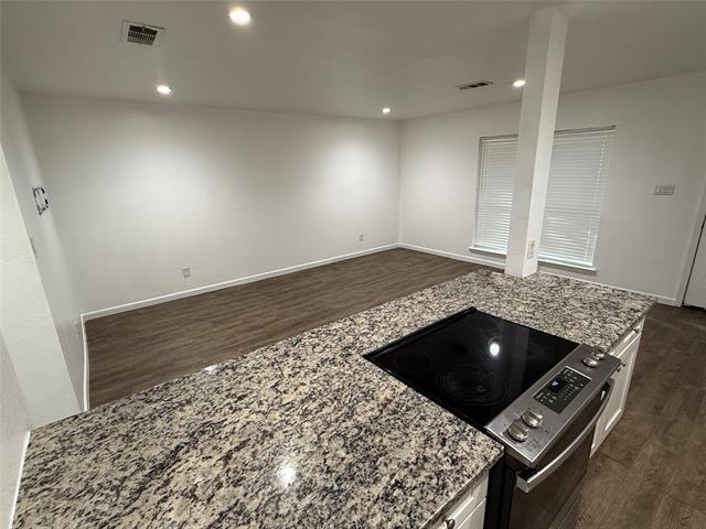 Foto del edificio - 9403 Timberbluff Rd