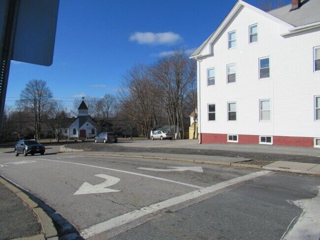 Building Photo - 1580 Smith St
