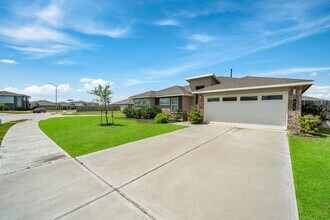 Building Photo - 818 Starcross Bnd Dr
