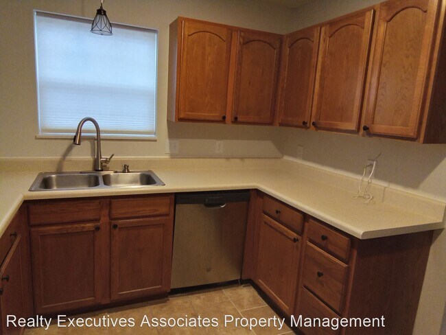 Foto del edificio - 4 br, 3 bath House - 4457 Oakbank Lane