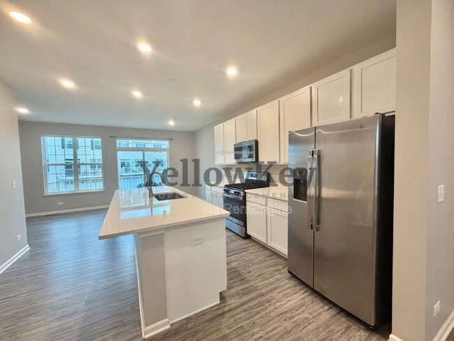 Building Photo - 1707 Carlstedt Dr