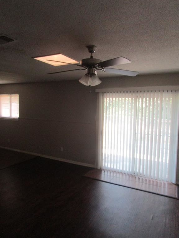 Building Photo - 5408 Greenwood Way