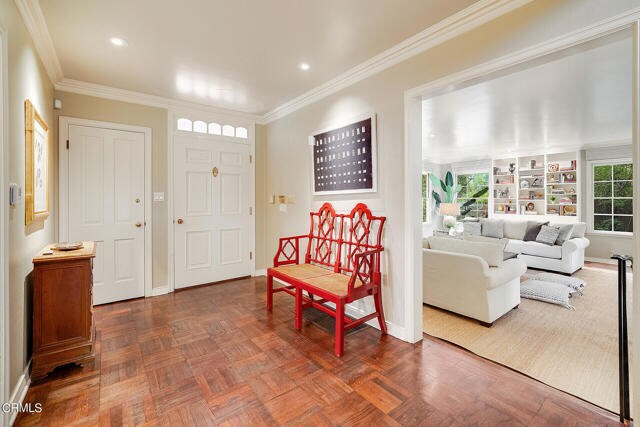 Building Photo - 2035 S Oak Knoll Ave