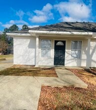 Building Photo - 126 Peavine Rd