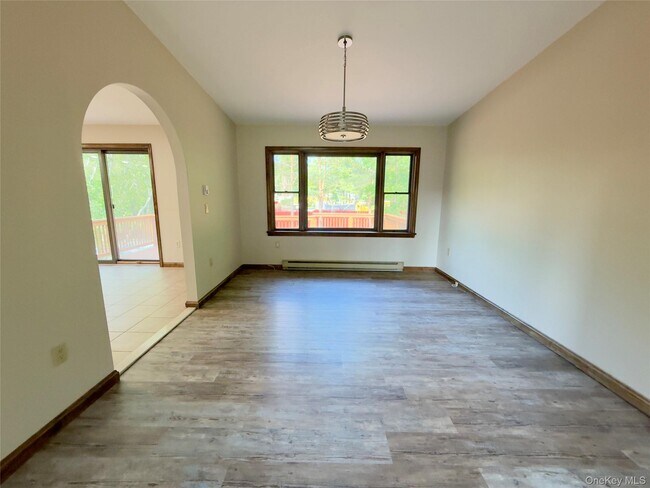 Foto del edificio - 709 Bloomingburg Rd