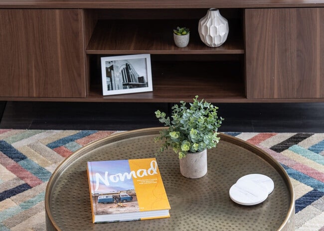 Foto del edificio - 601 E Pete Rose Wy