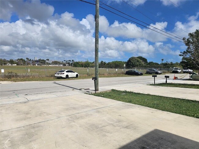 Foto del edificio - 13660 SW 260th St