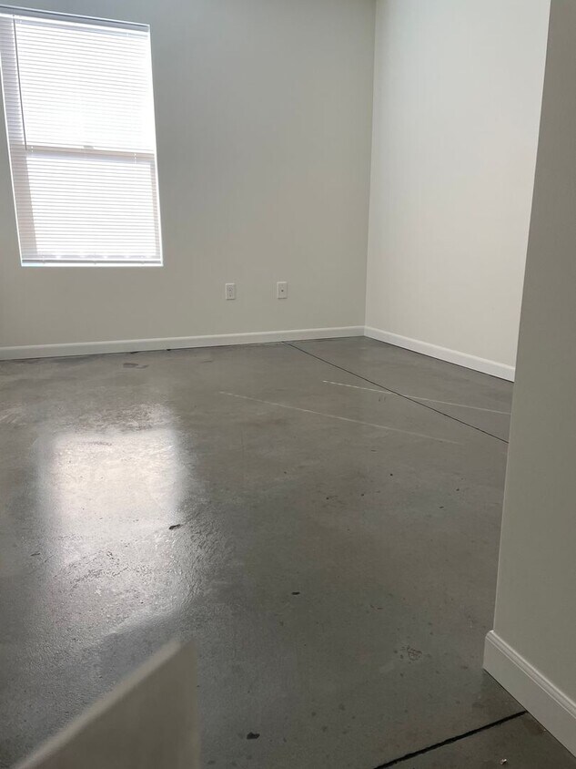 Foto principal - 3 Bedroom 2 bath Duplex with Garage Near WSU