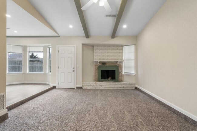 Foto del edificio - 1671 S Pecan Ave