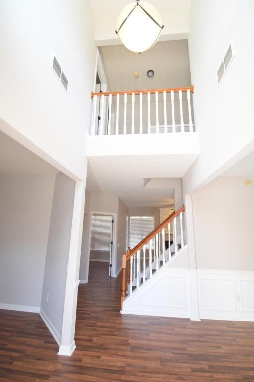 Building Photo - 6827 Braddock Ln