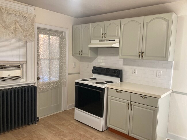 Building Photo - 5 Elizabeth St