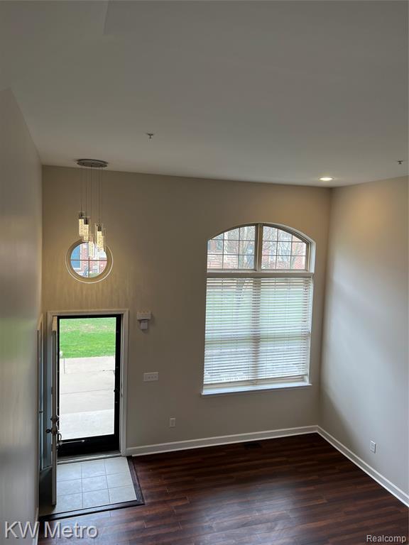 Foto del edificio - 131 E Bay Dr