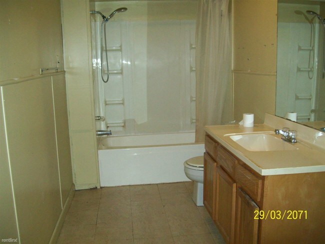Building Photo - 3 br, 1 bath House - 4017 Pringle Ave