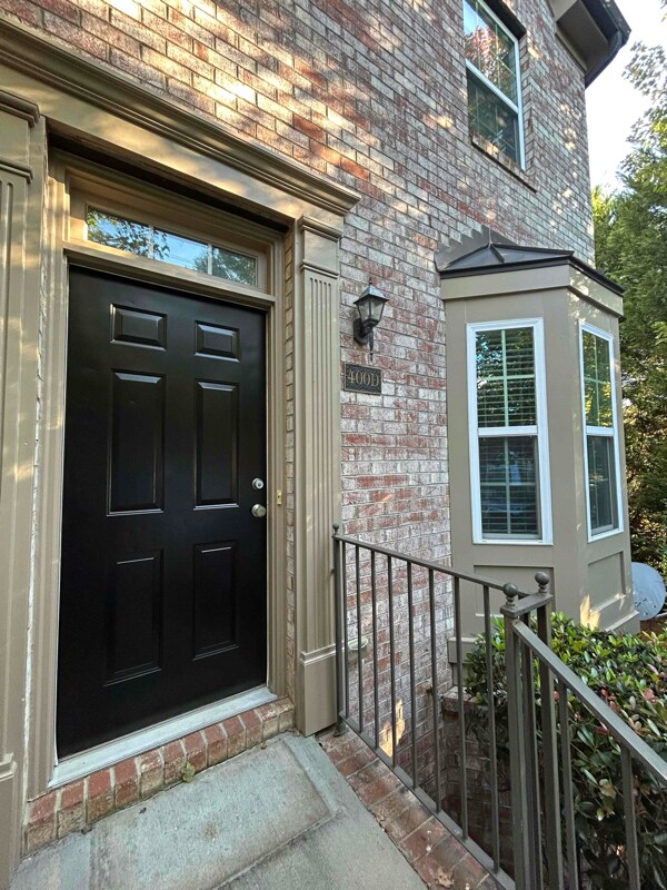 Building Photo - 400 Armour St