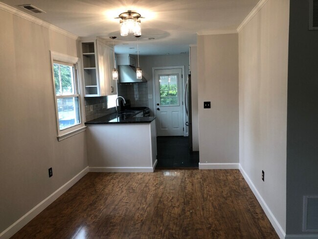 Foto del edificio - 5601 S Quaker Ln