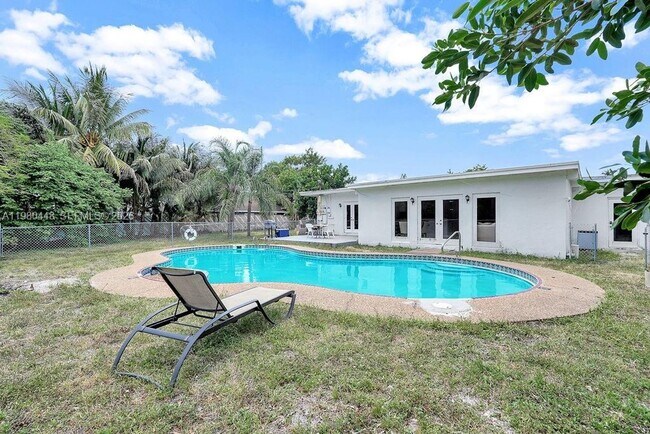 Foto del edificio - 2417 Pierce St