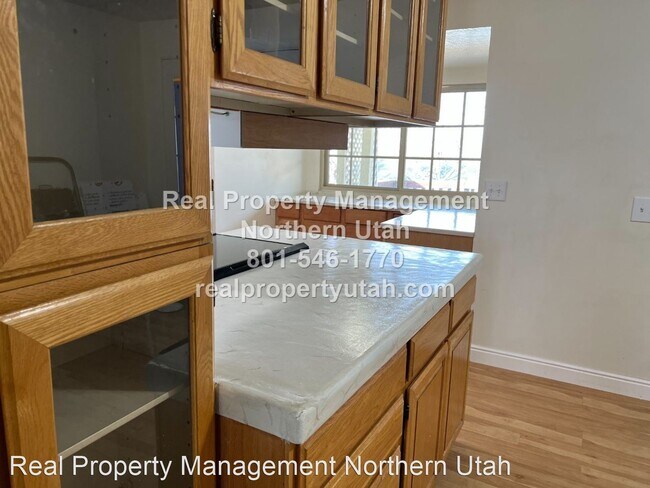 Foto del edificio - 4 br, 2 bath House - 566 43rd