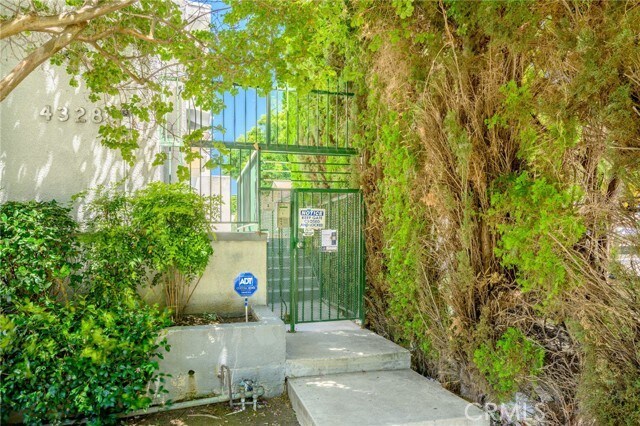 Foto del edificio - 4328 Whitsett Ave