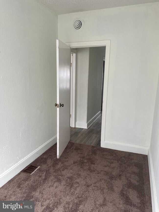 Foto del edificio - 4107 Lancaster Ave