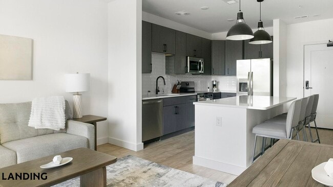 Building Photo - 1007 S Mint St