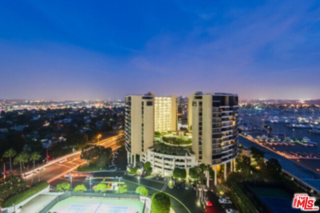 Foto del edificio - 4314 Marina City Dr