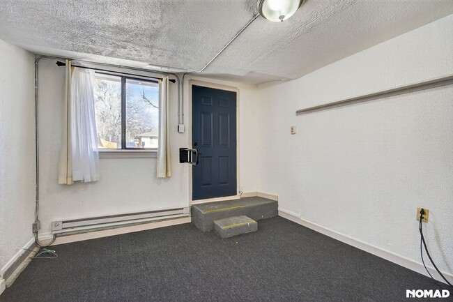 Building Photo - 2509 Royalty Ct