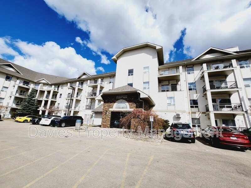 Photo principale - 330 Clareview Station Dr NW