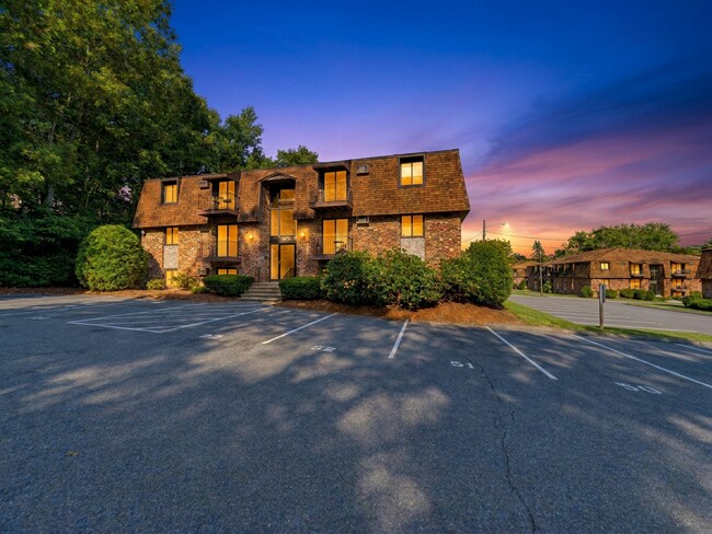 Building Photo - 645 W Lowell Ave