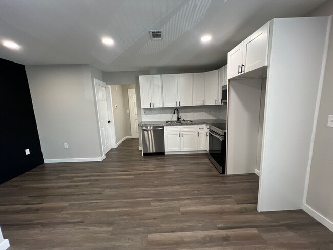 Photo - 7317 Briefway St 1/2 Apartment