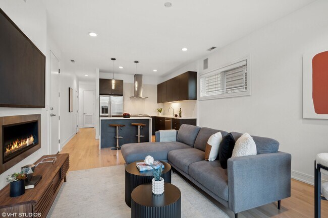 Foto del edificio - 1021 N Hermitage Ave