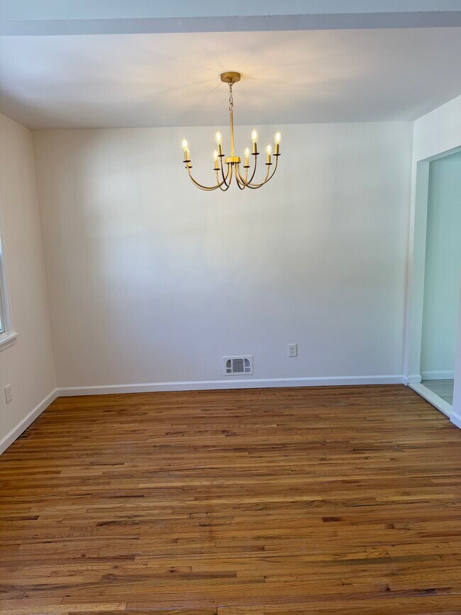 Comedor - 18 Cooper Dr