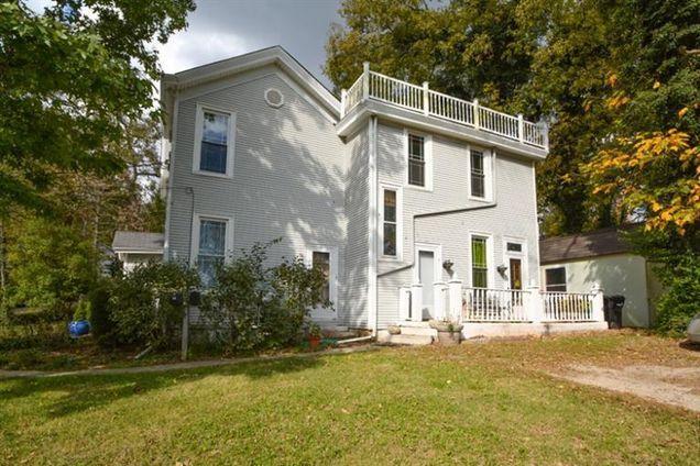 Building Photo - 3658 Archer Ave