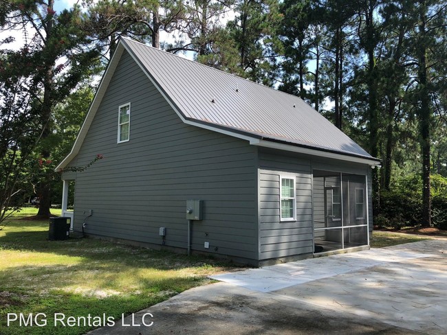 Building Photo - 202 Oakleaf Dr