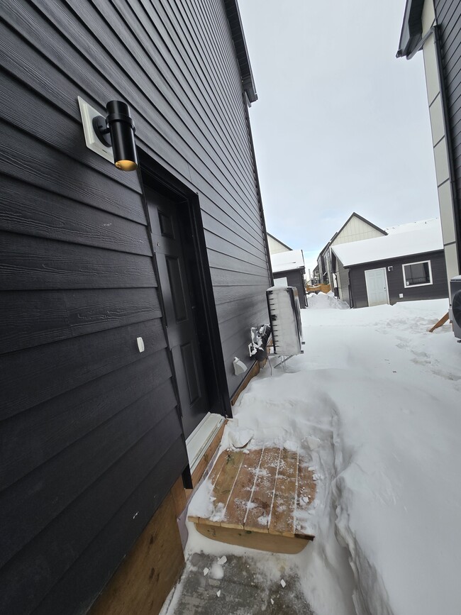 Building Photo - 8010 Cedric Mah Rd