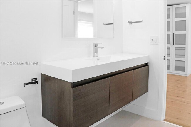 Foto del edificio - 11020 SW 140th Ave