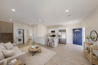 Building Photo - 5121 Ewing St