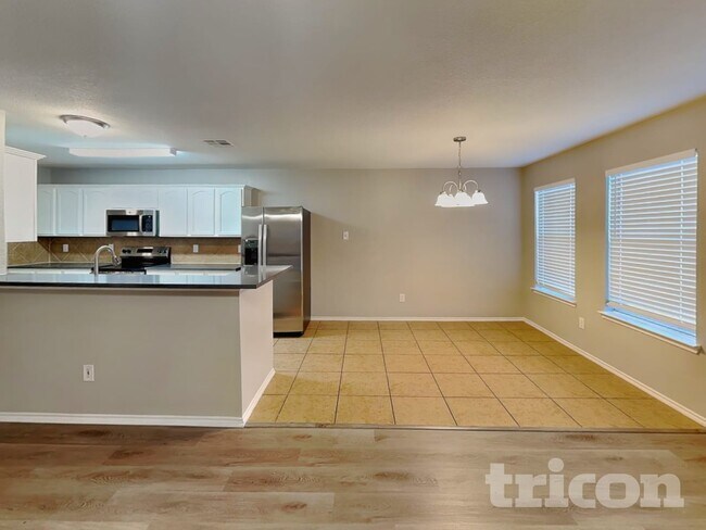 Foto del edificio - 834 Smokey Oak Dr