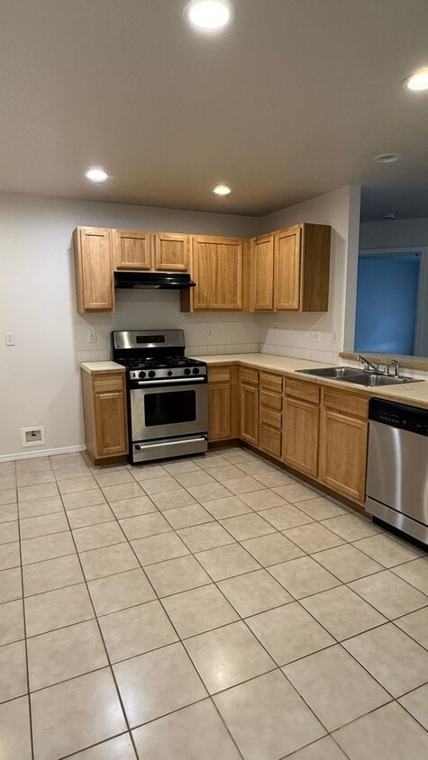 Building Photo - Family needed for this well-maintained Home!!!