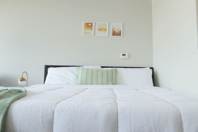 Foto del edificio - 1400 E Walnut St